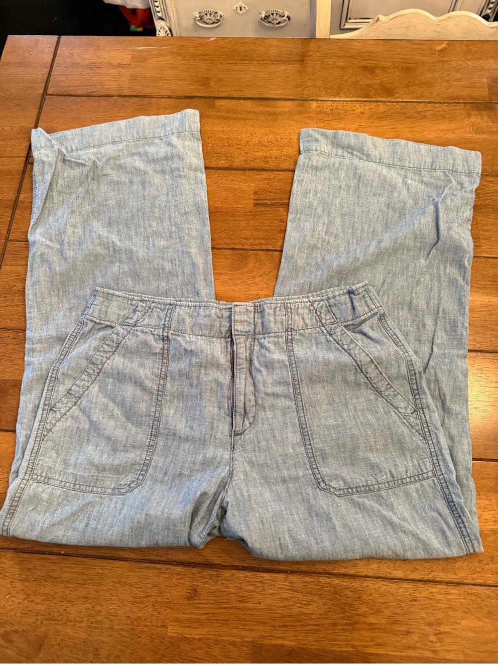 GAP Light Blue Wide-Leg Chambray pants cargo pockets  nautical casual preppy